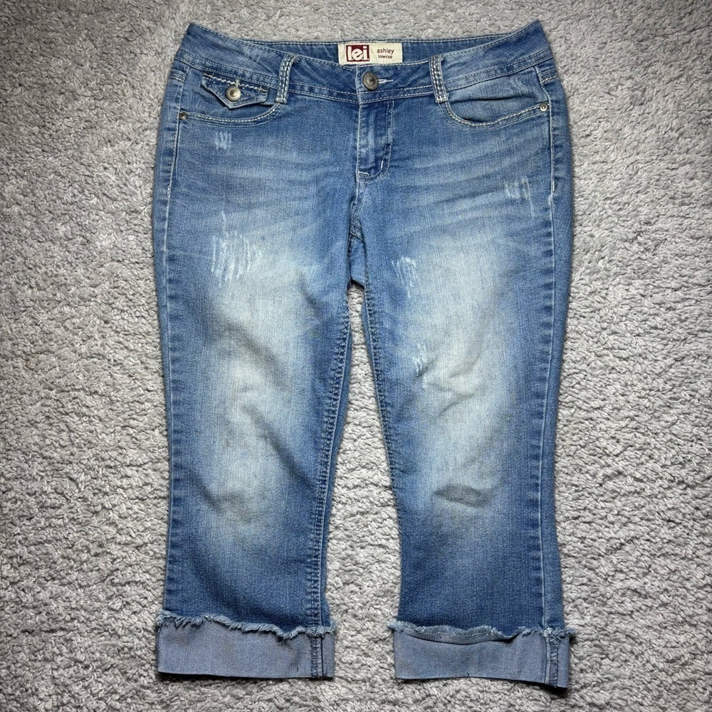 LEI Capris Womens 7 Ashley Low Rise Pedal Pushers Cuffed Ankle Big Stitch Flap